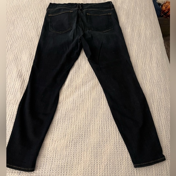 Good American Jeans - Picture 3 of 5